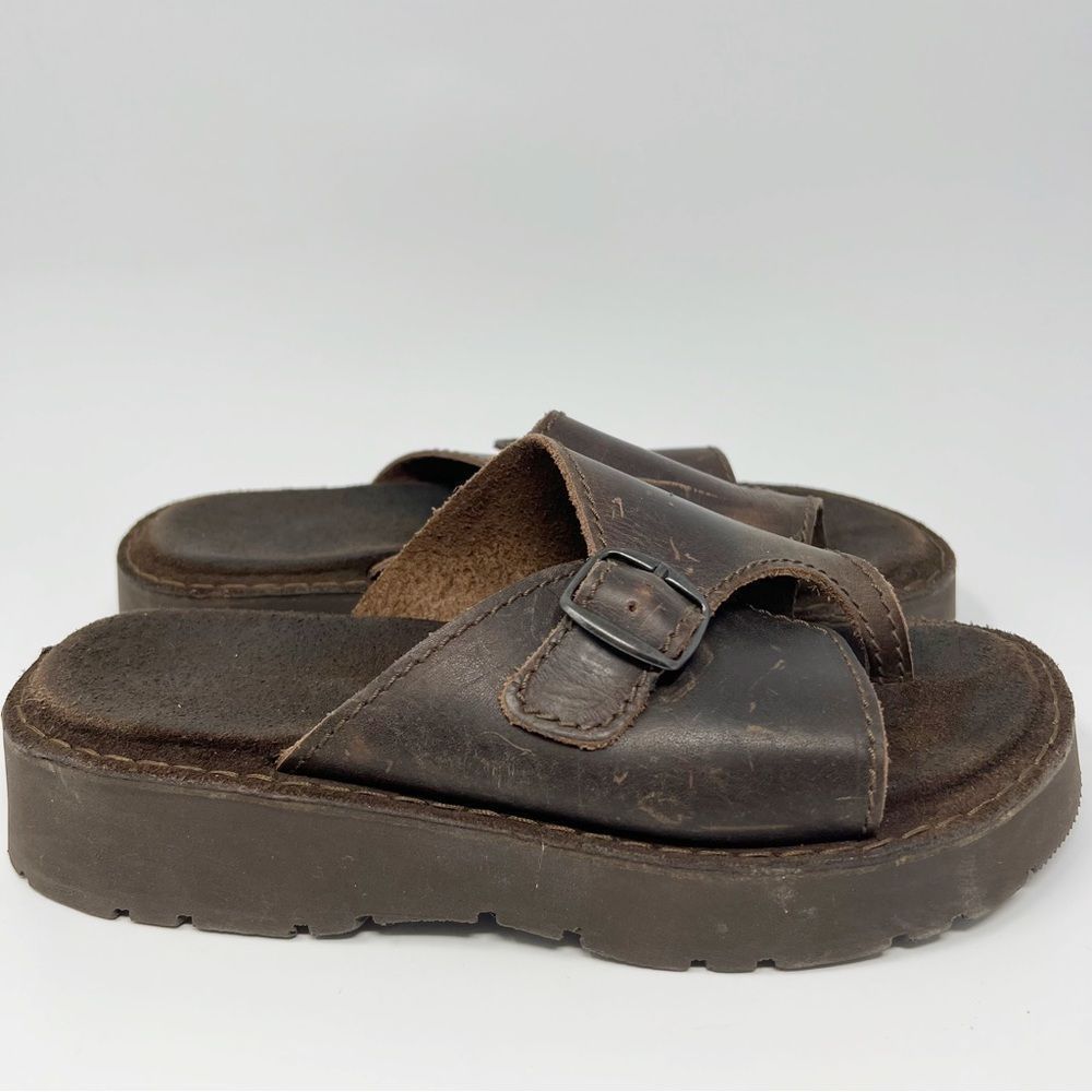 Platform Toe-loop Sandals